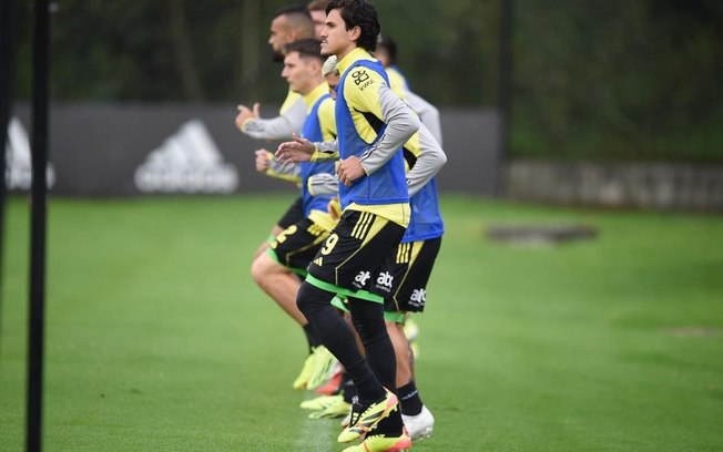 Sob chuva e frio, Flamengo finaliza preparação para a estreia na Libertadores