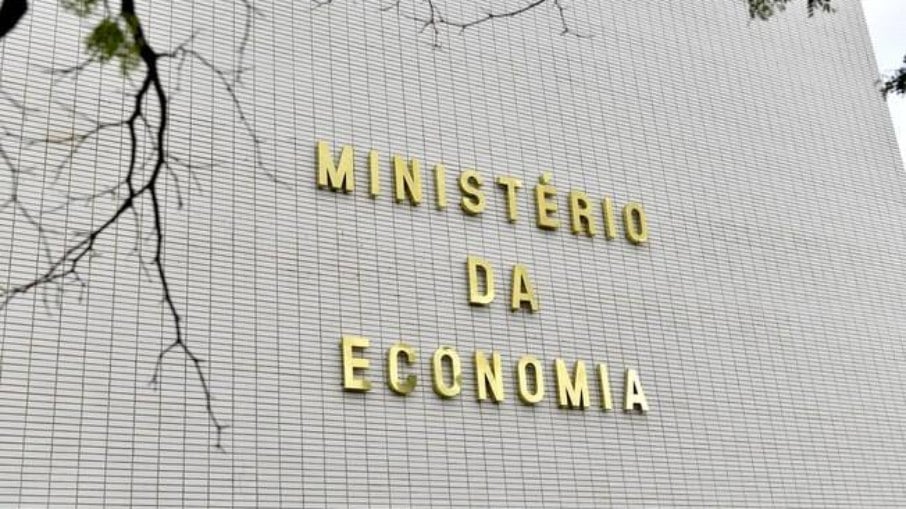 Ministério da Economia prevê leve superávit nas contas públicas neste ano