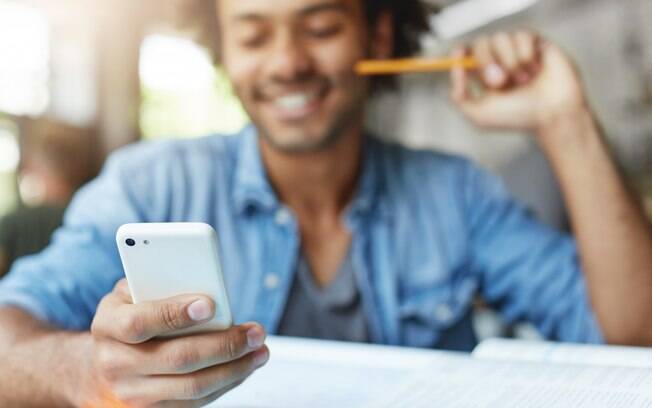 Usuários de telefonia móvel são os mais satisfeitos no país