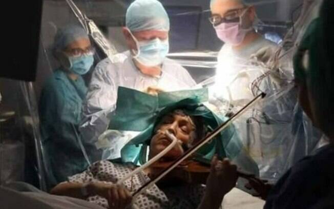 Violinista tocou instrumento durante cirurgia para a remoção de um tumor no cérebro. 