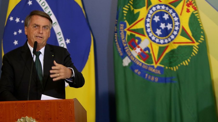 Presidente Jair Bolsonaro (PL) tem live excluída pelo YouTube