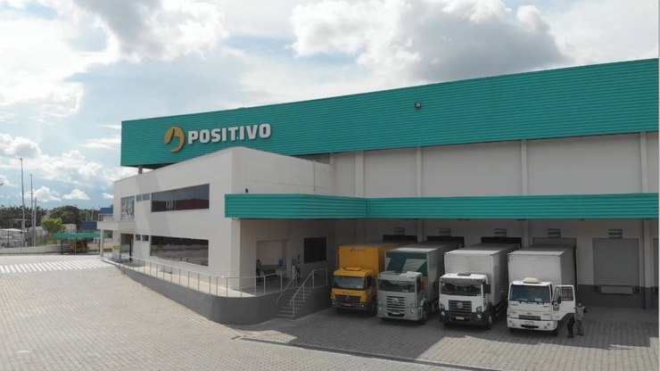 Incêndio em galpão da Positivo agrava crise financeira da empresa