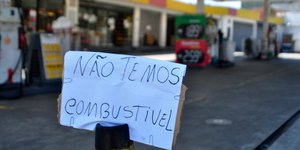 Falta de diesel atinge 142 cidades do RS e ameaça serviços