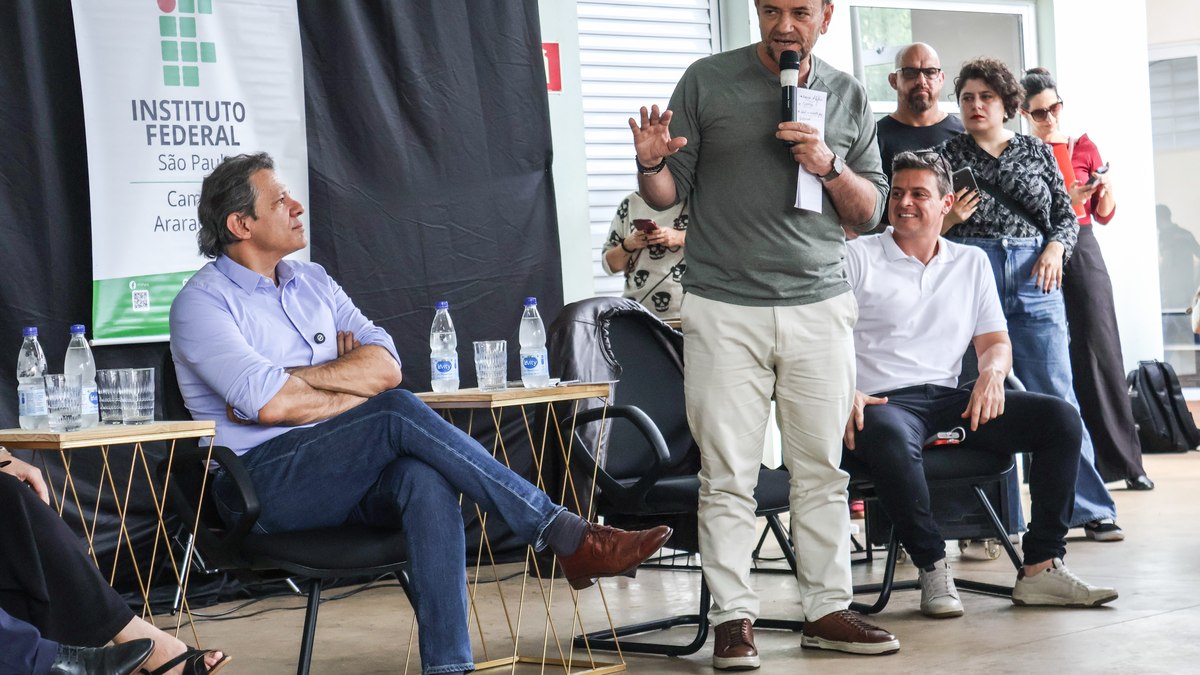 Haddad debate educação pública e futuro de SP em Araraquara