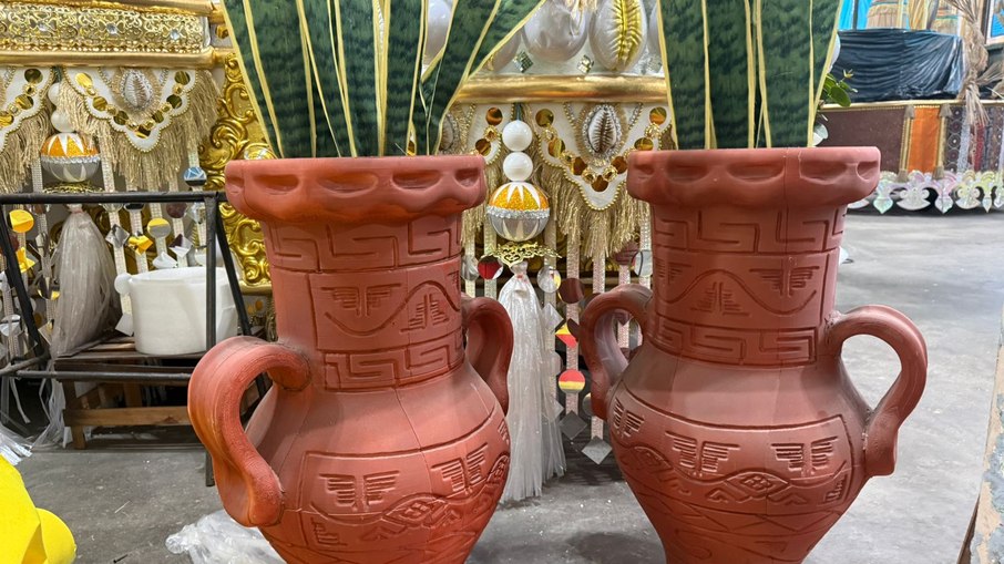 Detalhes produzidos em impressão 3D integram os carros alegóricos da atual campeã do Carnaval carioca