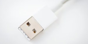 Entrada USB do monitor pode fazer mais do que você imagina