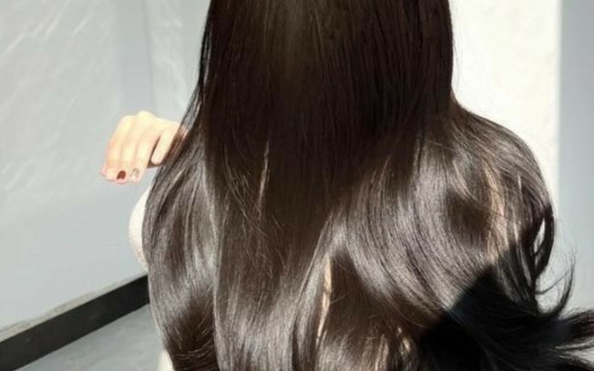 Glossy hair: saiba como conquistar o cabelo que é tendência do momento