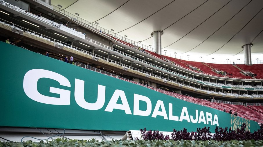 Espanha e Uruguai fazem duelo decisivo na Copa do Mundo; siga