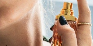 5 perfumes árabes bons e baratos que duram o dia inteiro