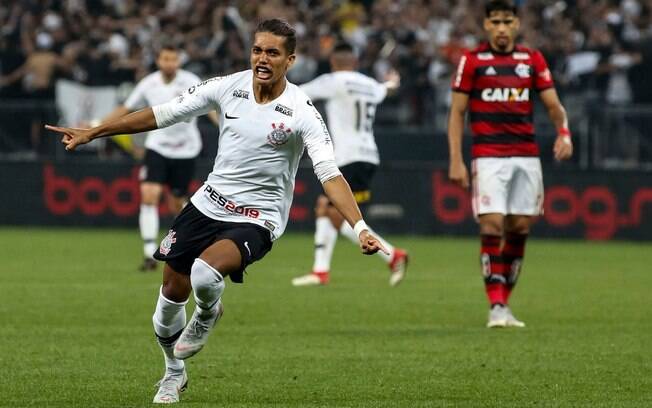 Pedrinho fez o gol da vitória do Corinthians em cima do Flamengo, que classificou o clube para a final da Copa do Brasil