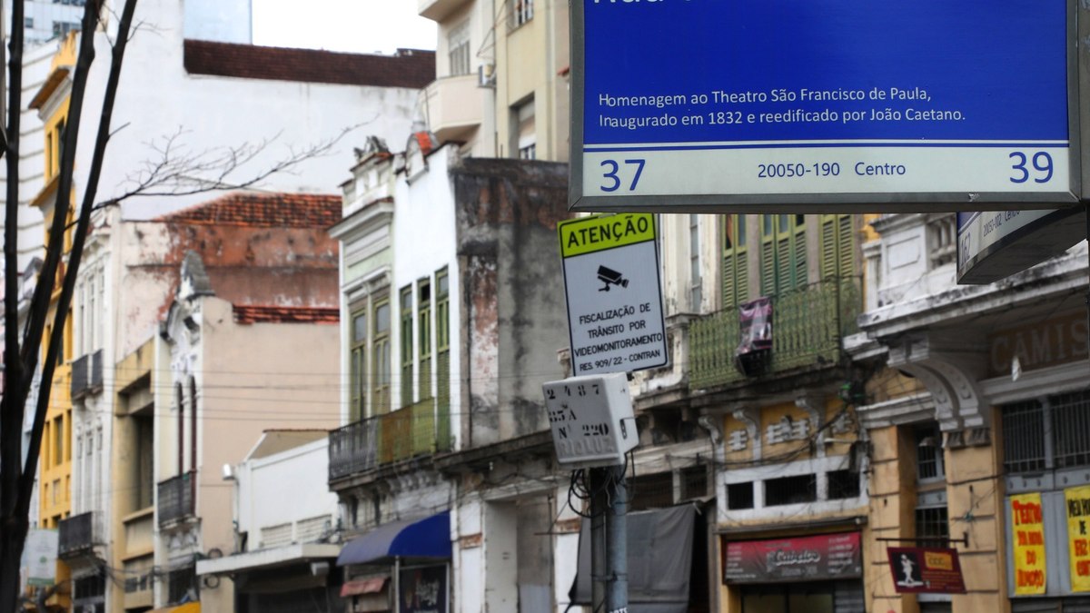 Leilão busca restaurar imóveis abandonados no Centro e reocupar área histórica da cidade Leilão busca restaurar imóveis abandonados no Centro e reocupar área histórica da cidade