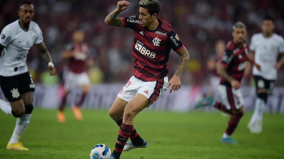 Pedro marcou e o Flamengo venceu o Corinthians por 1 a 0 no Maracanã