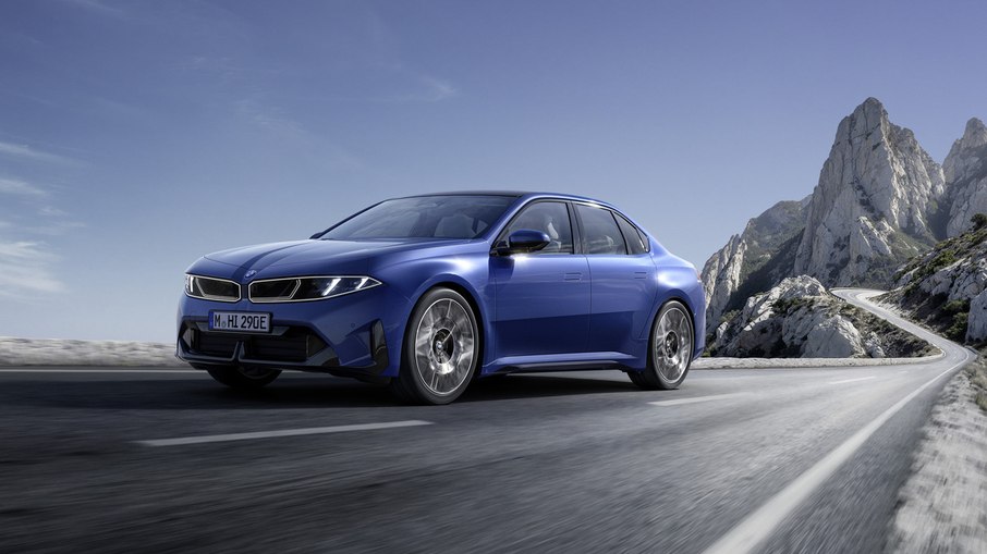 Novo BMW i3 elétrico aparece em movimento com visual da linha Neue Klasse.