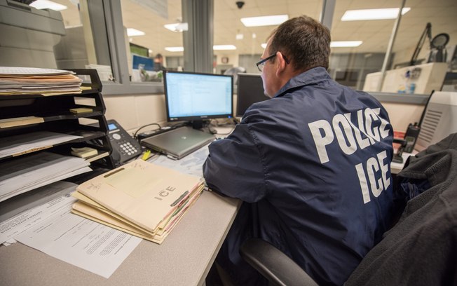 EUA monitoram imigrantes através de perfis fakes nas redes