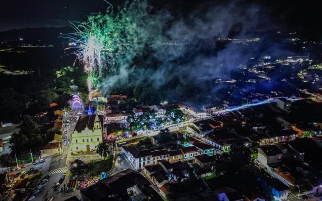 Santana de Parnaíba: 10 mil pessoas prestigiam o Natal de Luz Santana de Parnaíba: 10 mil pessoas prestigiam o Natal de Luz