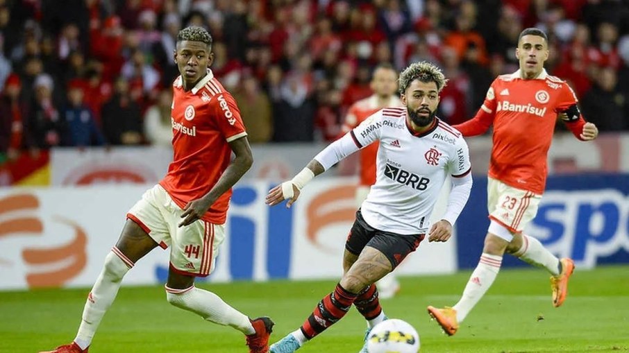 Flamengo recebe o Internacional no Maracanã