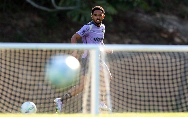 Melhor em campo no jogo de ida, Vitinho tem vaga garantida entre os titulares do Botafogo