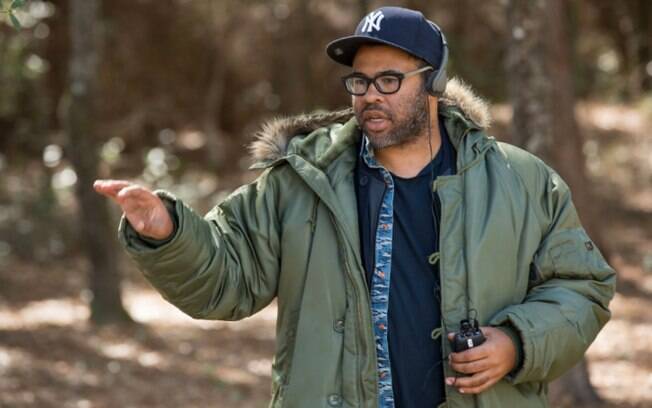 Jordan Peele, diretor de 'Corra!', em ação no set: ele concorre pessoalmente a três Oscars