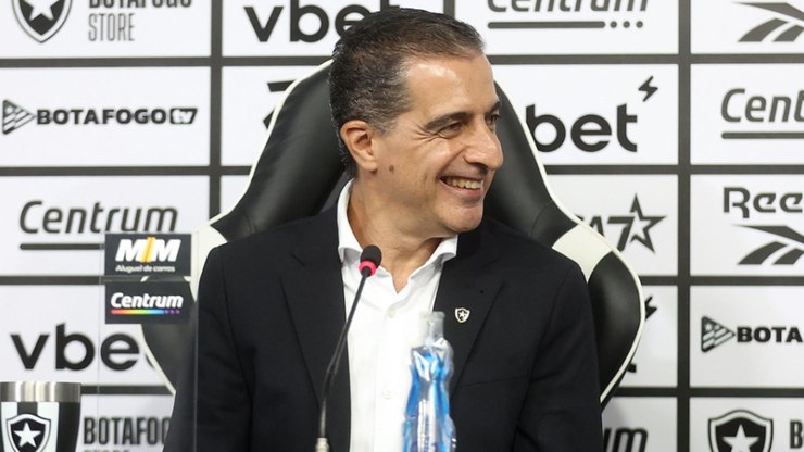 Ex-t%C3%A9cnico%20do%20Botafogo%2C%20Paiva%20ironiza%20t%C3%A1tica%20do%20Chelsea