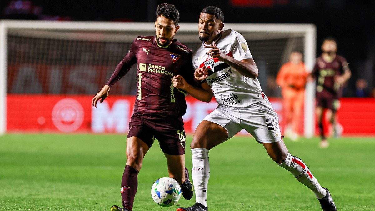 Bobadilla falha, São Paulo perde para a LDU e é eliminado da Libertadores Bobadilla falha, São Paulo perde para a LDU e é eliminado da Libertadores