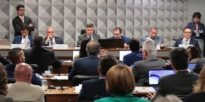 Ex-coordenador do INSS é conduzido para depor na CPMI