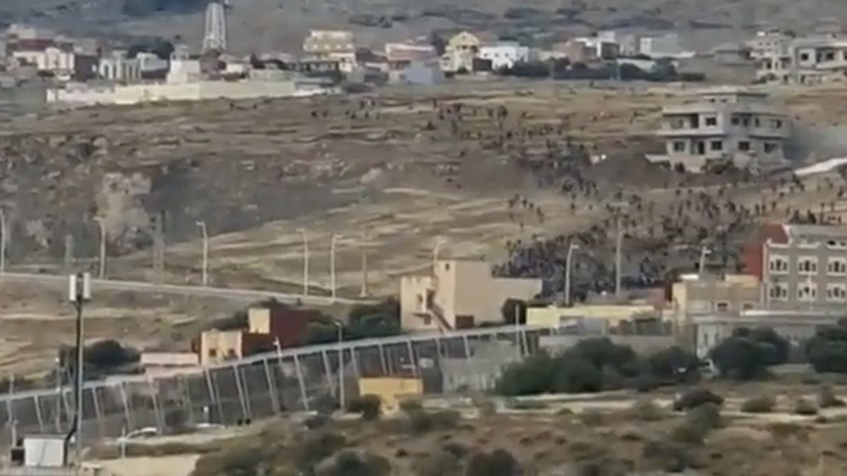 Multidão de migrantes tenta entrar em Melilla; 18 pessoas morreram