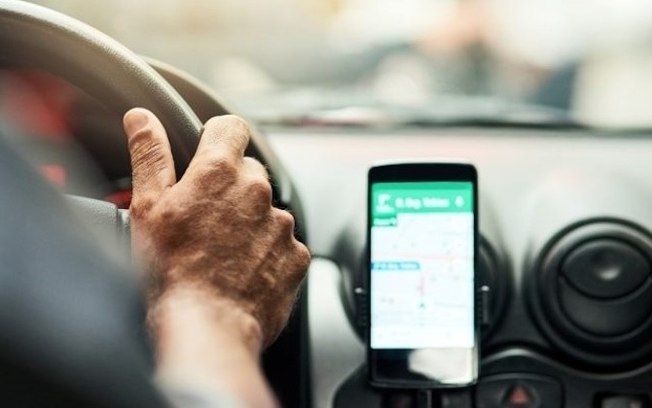 Motorista de app tem carro e celular roubados por dupla armada em Araraquara Motorista de app tem carro e celular roubados por dupla armada em Araraquara