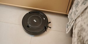 Aspirador robô com mais de 13 mil avaliações em oferta relâmpago