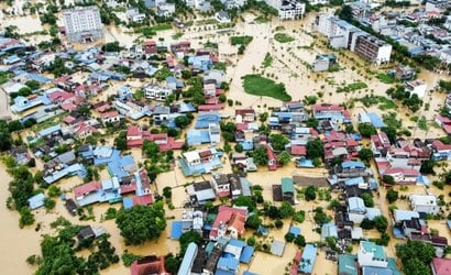 Tufão Yagi deixa rastro de destruição e mais de 200 mortos pela Ásia