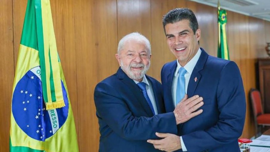Lula e Helder Barbalho formalizam candidatura de Belém para COP30