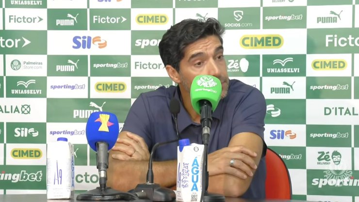 Abel assume mau jogo e cobra evolução após derrota do Palmeiras