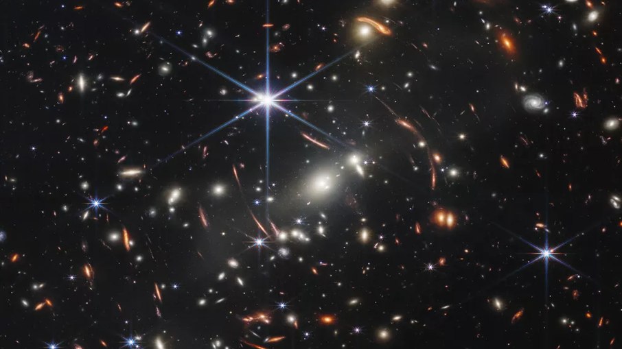 Primeira foto do James Webb: aglomerado de galáxias SMACS 0723