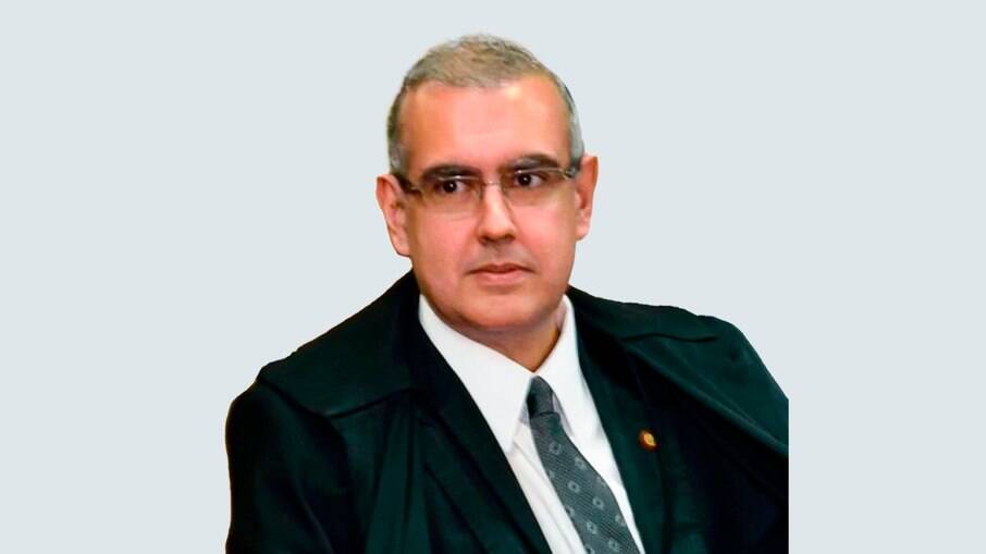 José Barroso Filho é Ministro do Superior Tribunal Militar e Conselheiro do Conselho Nacional de Educação