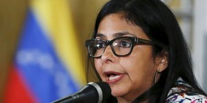 Após captura de Maduro, Delcy Rodríguez toma posse na Venezuela