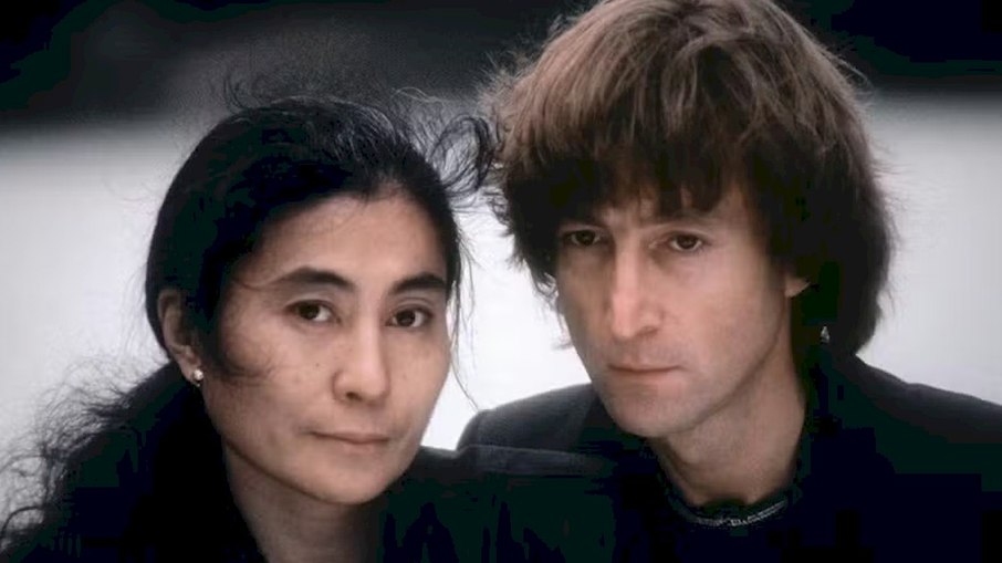 Livro revela que Yoko Ono apresentou heroína a John Lennon  