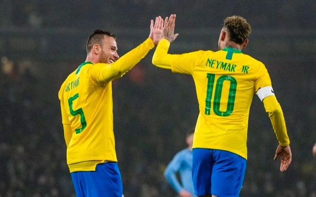 Neymar e Arthur são grandes amigos