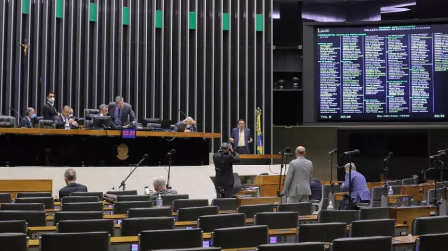 PEC Eleitoral: Câmara retoma votação após suspensão por falha técnica