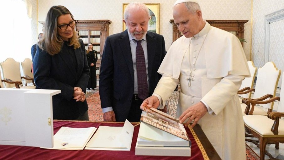 Lula se reúne com papa Leão XIV e debate fé e desigualdade Lula se reúne com papa Leão XIV e debate fé e desigualdade