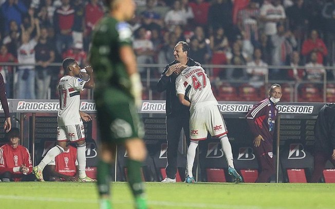 'Dentro do previsto', diz Ceni sobre saída de Sara do São Paulo para o futebol inglês