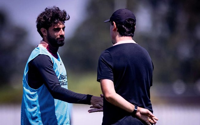 Camisa 9 não joga desde julho e ganha condição para a retomada do campeonato