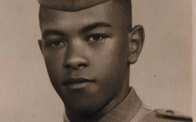 Soldado EDUARDO CUSTÓDIO DE SOUZA, em 2 de dezembro de 1960, com 20 anos, na cidade de Pirassununga- SP