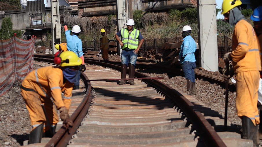 Manual ou com máquina: entenda como substituições acontecem
