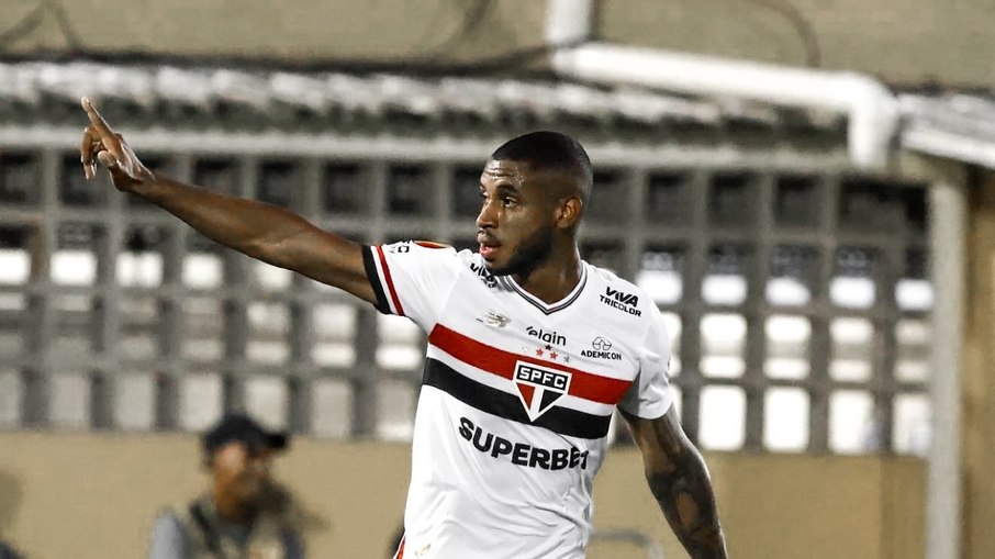 São Paulo avança no Paulistão São Paulo avança no Paulistão