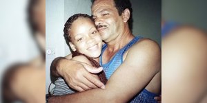 Pai de Rihanna morre aos 70 anos, segundo imprensa internacional
