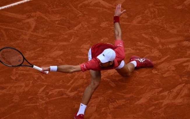 Djokovic bate recorde indigesto em Roland Garros