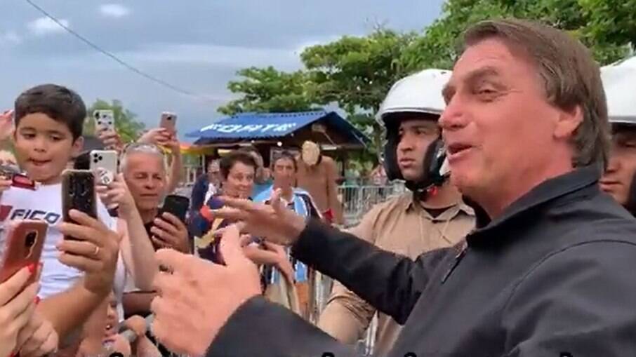 Bolsonaro tem suspeita de intoxicação alimentar por conta de histórico