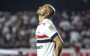 São Paulo: Lucas sente dores no joelho e volta a ser desfalque