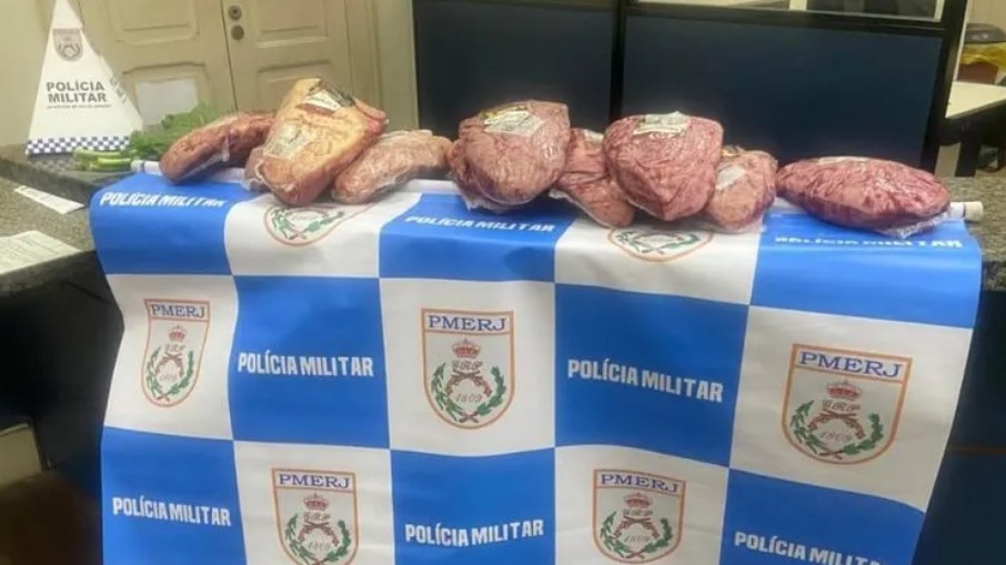 Homem é preso após furtar dez peças de picanha em mercado Homem é preso após furtar dez peças de picanha em mercado