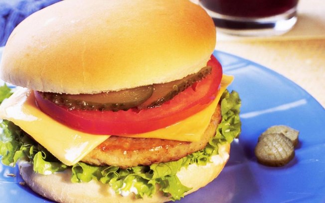 5 receitas de hambúrguer caseiro mais saudáveis que fast-food