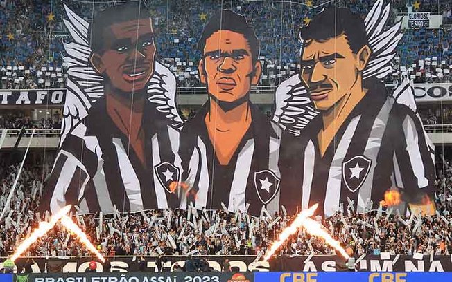Botafogo posta clipe com bandeirão 3D da torcida por ângulos diferentes